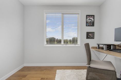 Photo of property in 33 Oceana Drive, Welcome Bay, Tauranga, 3175