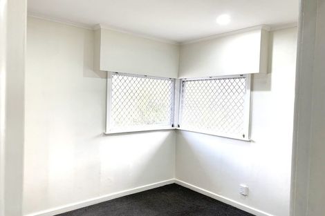 Photo of property in 5 White Swan Road, Mount Roskill, Auckland, 1041