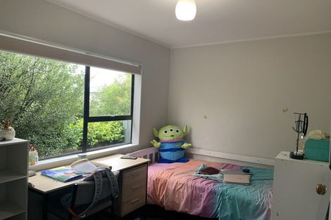 Photo of property in 4/7 Vera Road, Te Atatu South, Auckland, 0610