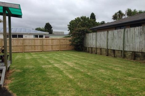 Photo of property in 1/3 River Road, Te Atatu Peninsula, Auckland, 0610