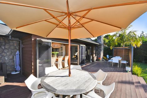 Photo of property in 2 Wonderview Road, Leigh, 0985