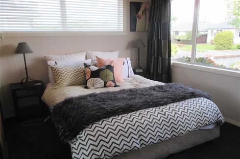 Photo of property in 10 Fairmile Place, Russley, Christchurch, 8042