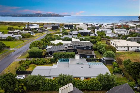 Photo of property in 4 Taumata Road, Omaha, Warkworth, 0986