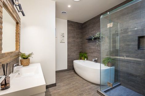 Photo of property in 10 Pike Place, Ferndale, New Plymouth, 4310