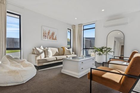 Photo of property in 89c Cascades Road, Pakuranga Heights, Auckland, 2010