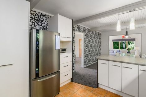 Photo of property in 6 Mark Place, Lynmore, Rotorua, 3010