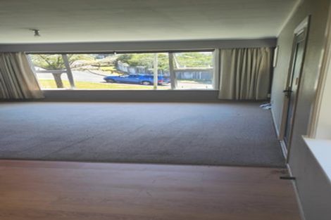 Photo of property in 40 Ruskin Road, Newlands, Wellington, 6037