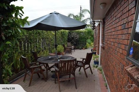 Photo of property in 1/48 East Coast Road, Milford, Auckland, 0620