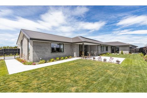 Photo of property in 3 Mccahon Drive, Rangiora, 7400