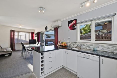 Photo of property in 2/6 Wentworth Street, Ilam, Christchurch, 8041