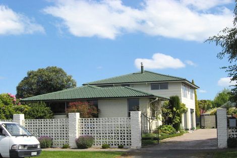 Photo of property in 35 Ambleside Drive, Burnside, Christchurch, 8053