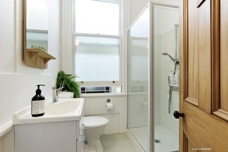 Photo of property in 6 Russell Terrace, Newtown, Wellington, 6021