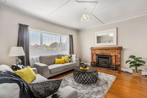 Photo of property in 15 Howden Street, Waiuku, 2123