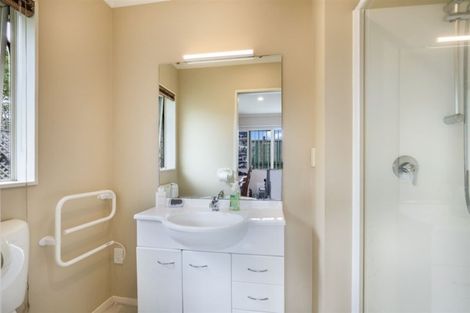 Photo of property in 114 Riverton Drive, Randwick Park, Auckland, 2105