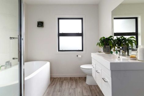 Photo of property in 36 Puhirake Crescent, Pyes Pa, Tauranga, 3112