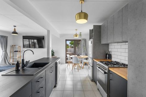 Photo of property in 127 Queen Street West, Levin, 5510