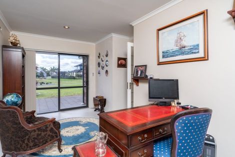 Photo of property in 12 Ngatiti Place, One Tree Point, 0118