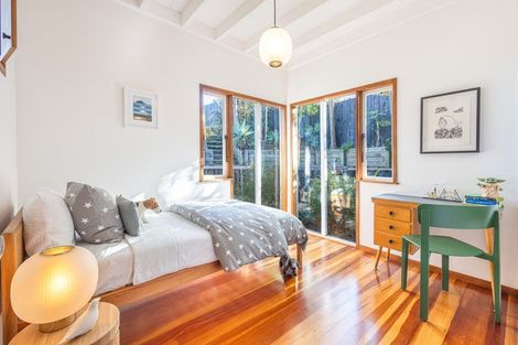 Photo of property in 27 Rosecamp Road, Beach Haven, Auckland, 0626
