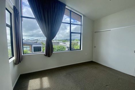 Photo of property in 71 Battalion Drive, Papakura, 2110