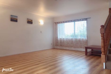 Photo of property in 2/6 Bellbird Rise, Murrays Bay, Auckland, 0630