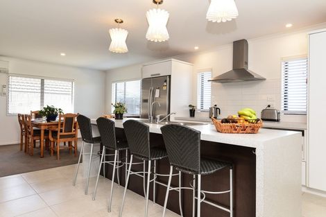 Photo of property in 56 Farnborough Drive, Grandview Heights, Hamilton, 3200