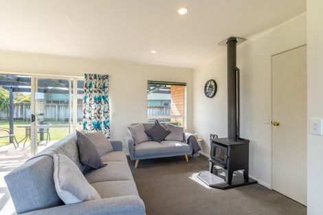 Photo of property in 39 Spackman Crescent, Paraparaumu, 5032