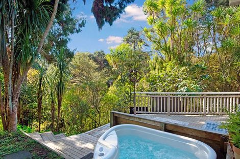 Photo of property in 80 Mountain Road, Henderson Valley, Auckland, 0612