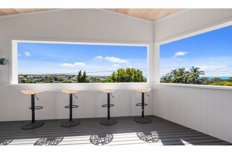 Photo of property in 1/33 Braemar Road, Rothesay Bay, Auckland, 0630