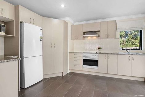 Photo of property in 15a Peach Road, Glenfield, Auckland, 0629