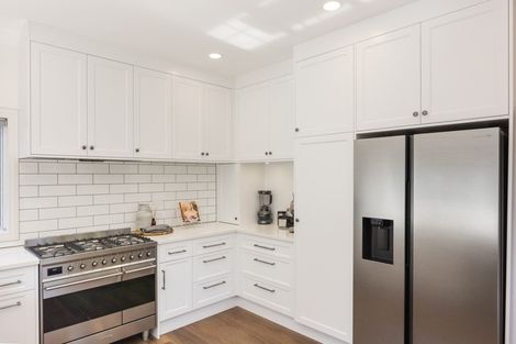 Photo of property in 6 Nicolas Lane, West End, Palmerston North, 4410