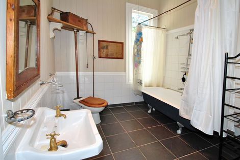 Photo of property in 53 Easther Crescent, Kew, Dunedin, 9012