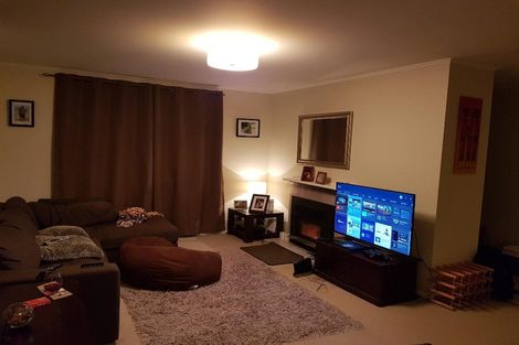 Photo of property in 5 Hillary Street, Tawa, Wellington, 5028