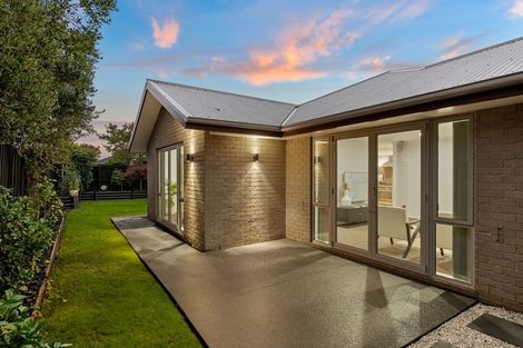 Photo of property in 2 Rooney Place, Aidanfield, Christchurch, 8025