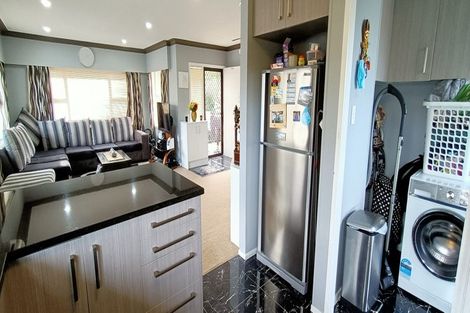 Photo of property in 1/63 Chartwell Avenue, Glenfield, Auckland, 0629