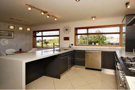 Photo of property in 174 Heta Road, Highlands Park, New Plymouth, 4312