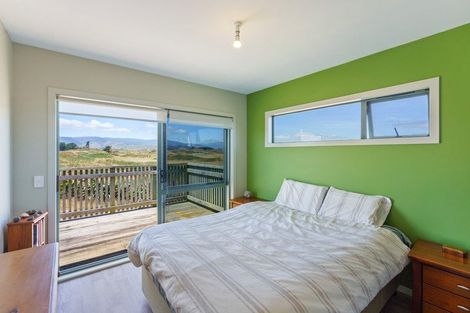 Photo of property in 17 Henham Lane, Waikawa Beach, Levin, 5573