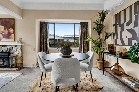 Photo of property in 10 Seddon Street, Westown, New Plymouth, 4310