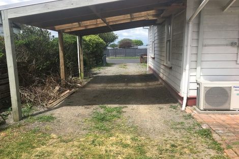 Photo of property in 15 Atkinson Street, Woodville, 4920