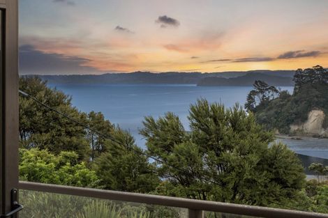 Photo of property in 20 Arapito Road, Titirangi, Auckland, 0604