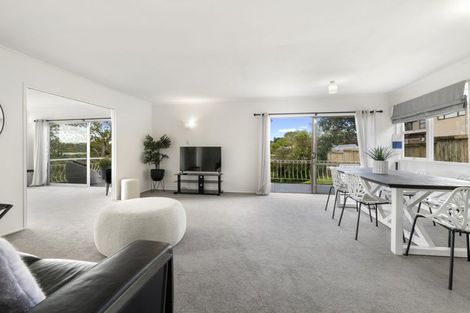 Photo of property in 2 Francis Street, Hauraki, Auckland, 0622