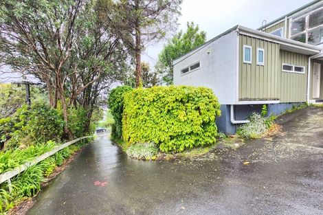 Photo of property in 2/3 Torwood Road, Khandallah, Wellington, 6035