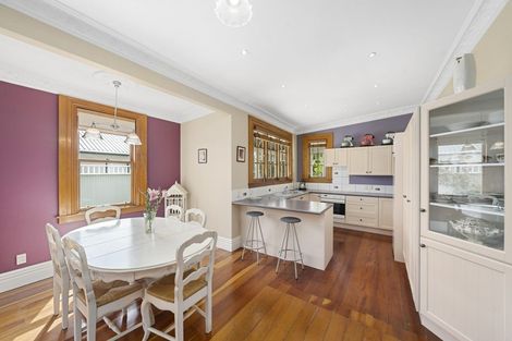 Photo of property in 70 Jellicoe Street, Martinborough, 5711