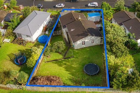 Photo of property in 32 Glenbervie Crescent, Massey, Auckland, 0614