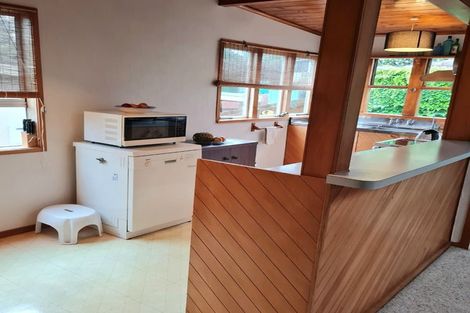 Photo of property in 13 Waiora Road, Stanmore Bay, Whangaparaoa, 0932