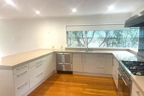 Photo of property in 2/8 Sandown Road, Rothesay Bay, Auckland, 0630