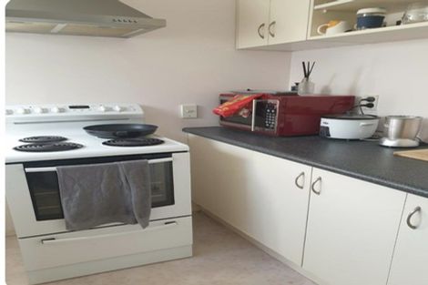 Photo of property in 12 Carl Place, Unsworth Heights, Auckland, 0632