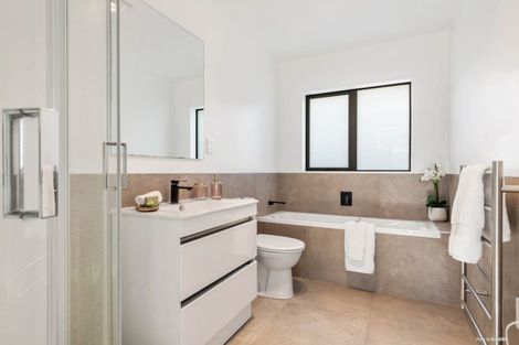 Photo of property in 7 Opouatu Avenue, Glenbrook, 2681