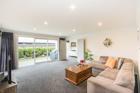 Photo of property in 10 Silicon Way, Fitzherbert, Palmerston North, 4410