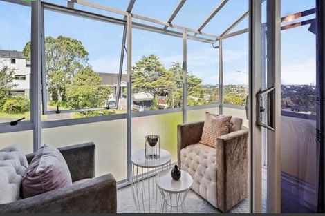 Photo of property in 16 Colin Wild Place, Glenfield, Auckland, 0629