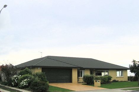 Photo of property in 15 Takahe Drive, Paraparaumu Beach, Paraparaumu, 5032